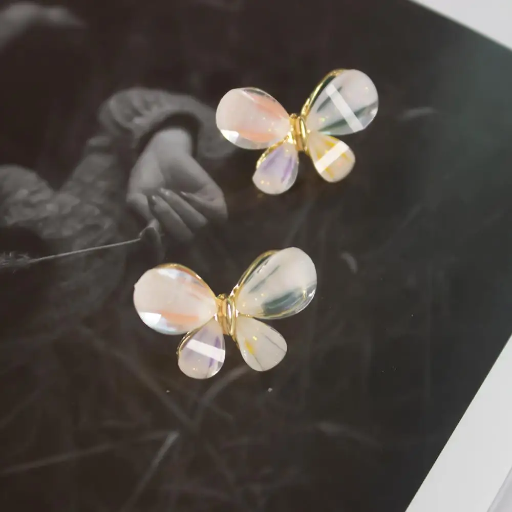 Fashionable sweet cute student butterfly earrings metal resin earrings suitable for ladies party gifts
Fashionable sweet cute student butterfly earrings metal resin earrings suitable for ladies party gifts