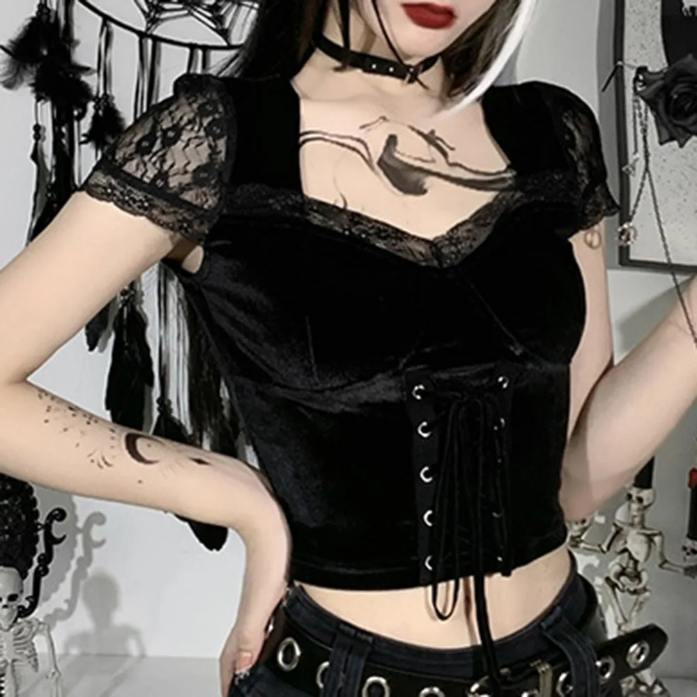 Gothic T-Shirt Spring Summer Fashion Hipster Simple Designer Creative Casual Lace Velvet Splicing Bandage Square Collar Summer
Gothic T-Shirt Spring Summer Fashion Hipster Simple Designer Creative Casual Lace Velvet Splicing Bandage Square Collar Summer