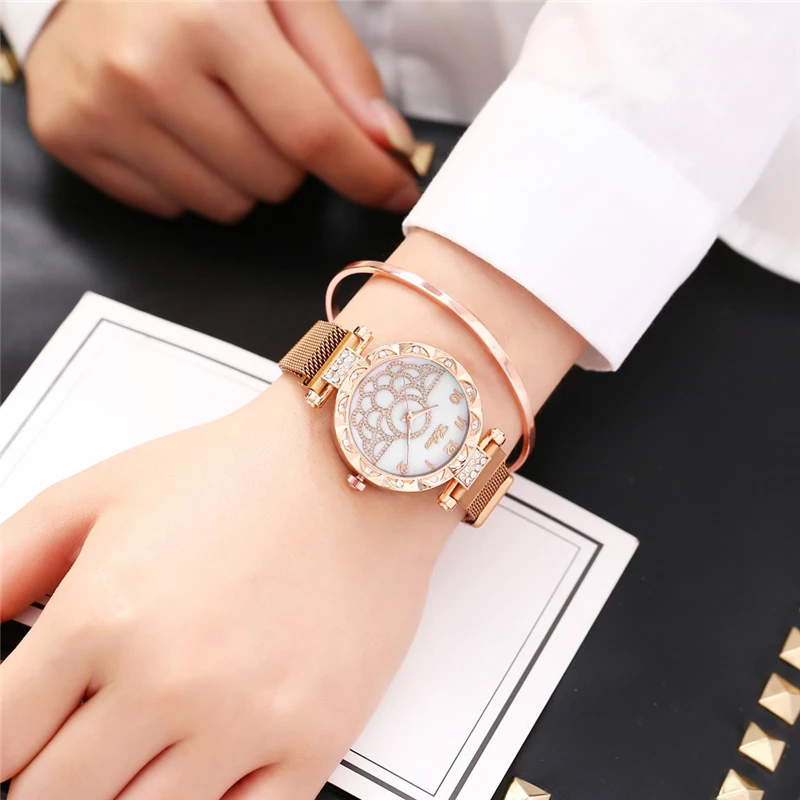 YOLAKO Women Quartz Stainless Steel Band Watch Lady Magnet Buckle Flower Dial Watches Montre quartz femme
YOLAKO Women Quartz Stainless Steel Band Watch Lady Magnet Buckle Flower Dial Watches Montre quartz femme