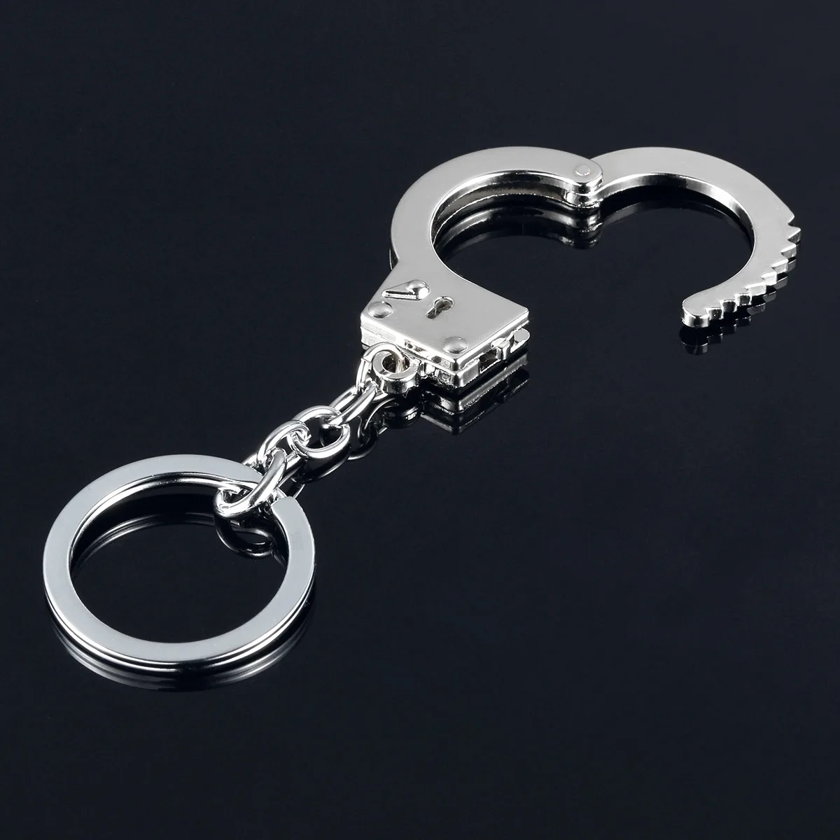Creative Simulation Handcuffs Key Chains Personality Popular Metal Keyring Men Holder Car Bag Jewelry Clasp Key Accessories
Creative Simulation Handcuffs Key Chains Personality Popular Metal Keyring Men Holder Car Bag Jewelry Clasp Key Accessories