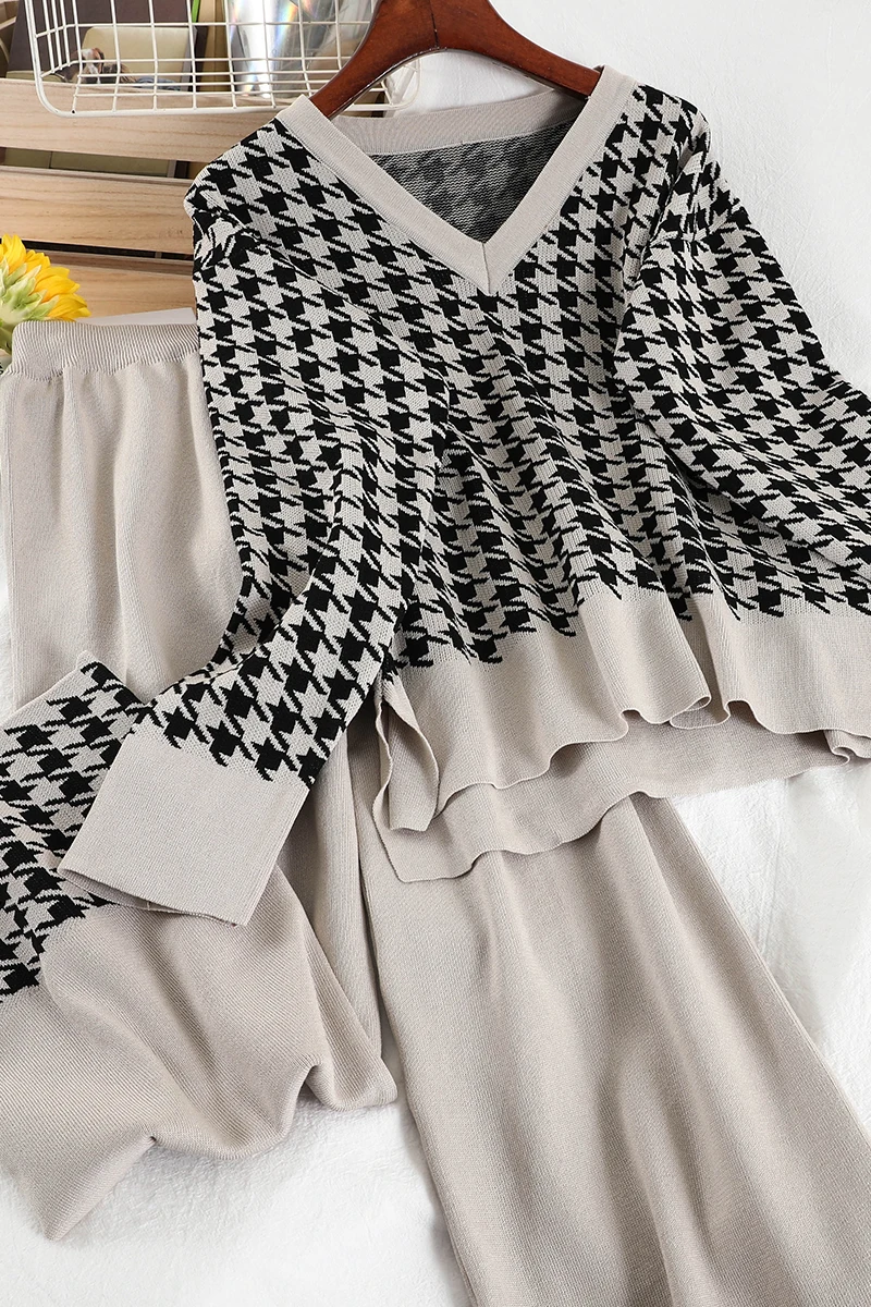 Lazy Korean autumn winter V-neck houndstooth loose sweater two piece outfits straight wide-leg pants Sets casual two-piece suit
Lazy Korean autumn winter V-neck houndstooth loose sweater two piece outfits straight wide-leg pants Sets casual two-piece suit