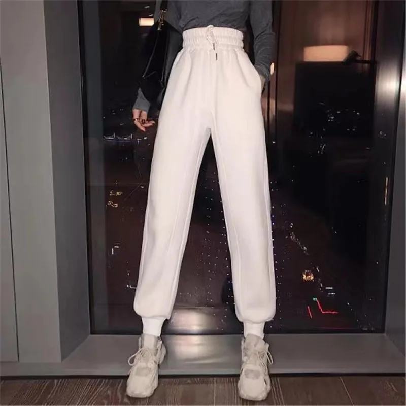 White Joggers Women Winter Thick Warm Female Sweatpants High Waist Plus Size Soft Pants Streetwear Korean Casual Yoga Pants
White Joggers Women Winter Thick Warm Female Sweatpants High Waist Plus Size Soft Pants Streetwear Korean Casual Yoga Pants