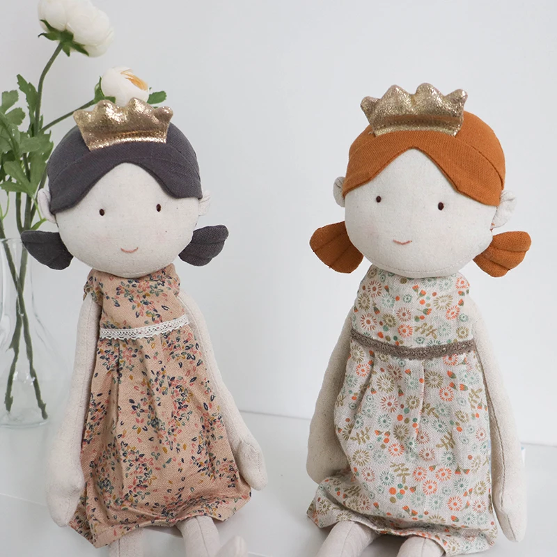Handmade Girl Rag Doll with Buns Christmas New Year Gift for Little Girls Premium Cotton Linen Princess Sewing Fabric Toys
Handmade Girl Rag Doll with Buns Christmas New Year Gift for Little Girls Premium Cotton Linen Princess Sewing Fabric Toys