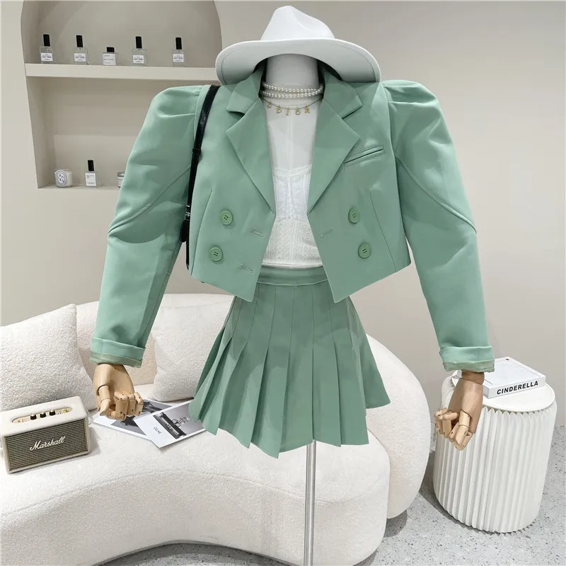Two piece set Women's Spring Summer 2021 Fashion Bubble sleeve double breasted short suit high waist and thin pleated skirt 
Two piece set Women's Spring Summer 2021 Fashion Bubble sleeve double breasted short suit high waist and thin pleated skirt