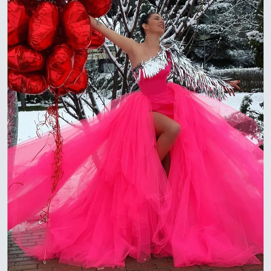 Charming 2020 Hot Pink Mermaid Prom Gowns With Puff Tulle Detachable Train One Shoulder Silver Tassel Women Party Dress
Charming 2020 Hot Pink Mermaid Prom Gowns With Puff Tulle Detachable Train One Shoulder Silver Tassel Women Party Dress