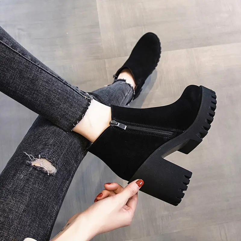 Women Autumn Winter Thick-heeled Ankle Boots High Heel Female High-heeled Martin Boots Plus Velvet Chunky Boots Zapatos Mujer
Women Autumn Winter Thick-heeled Ankle Boots High Heel Female High-heeled Martin Boots Plus Velvet Chunky Boots Zapatos Mujer