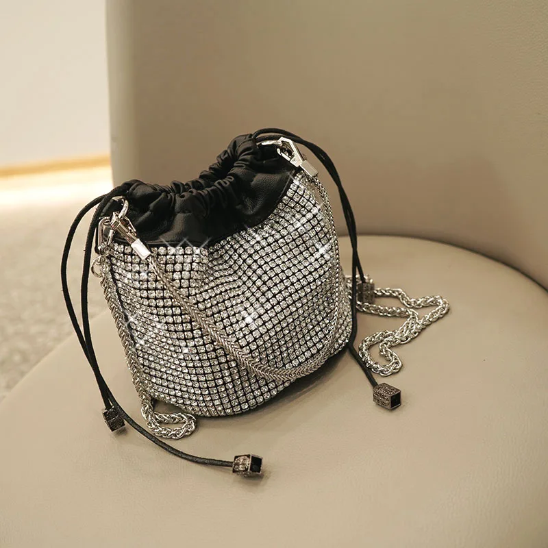 Top Quality Luxury Brand 2021 New Full Diamond Bucket Bag Fashion Diamond Chain Shoulder Diagonal Hand Bag Purses Sac Luxe Femme
Top Quality Luxury Brand 2021 New Full Diamond Bucket Bag Fashion Diamond Chain Shoulder Diagonal Hand Bag Purses Sac Luxe Femme