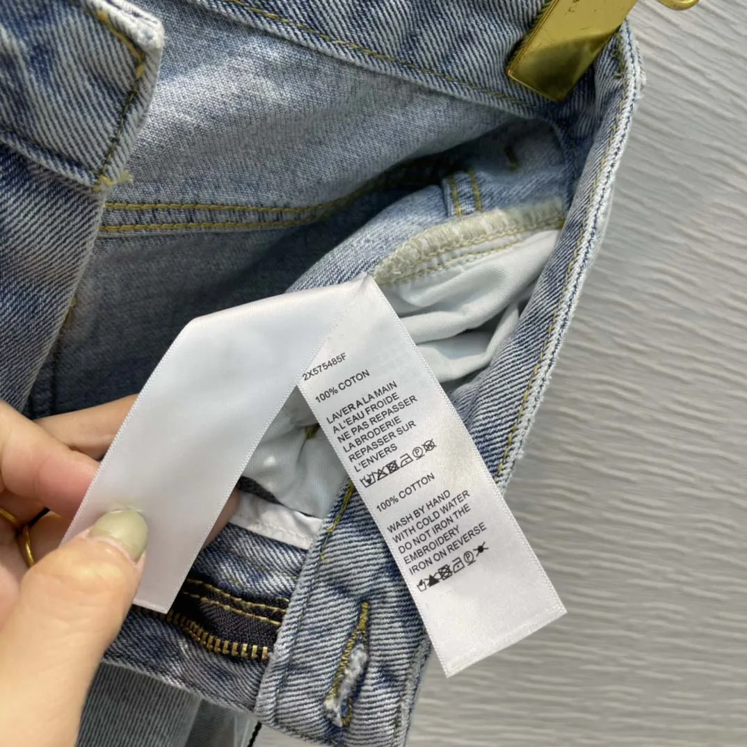 High Street Fringed Denim Shorts for Women Summer 2021 New Luxury Brand Straight High Waist Shorts Good Quality Short Jeans Lady
High Street Fringed Denim Shorts for Women Summer 2021 New Luxury Brand Straight High Waist Shorts Good Quality Short Jeans Lady