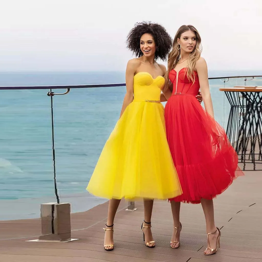 Elegant Sweetheart Homecoming Dresses Strapless Tulle A-Line Sleeveless Waistband Tea Length Women Party Prom Vestidos Gowns
Elegant Sweetheart Homecoming Dresses Strapless Tulle A-Line Sleeveless Waistband Tea Length Women Party Prom Vestidos Gowns