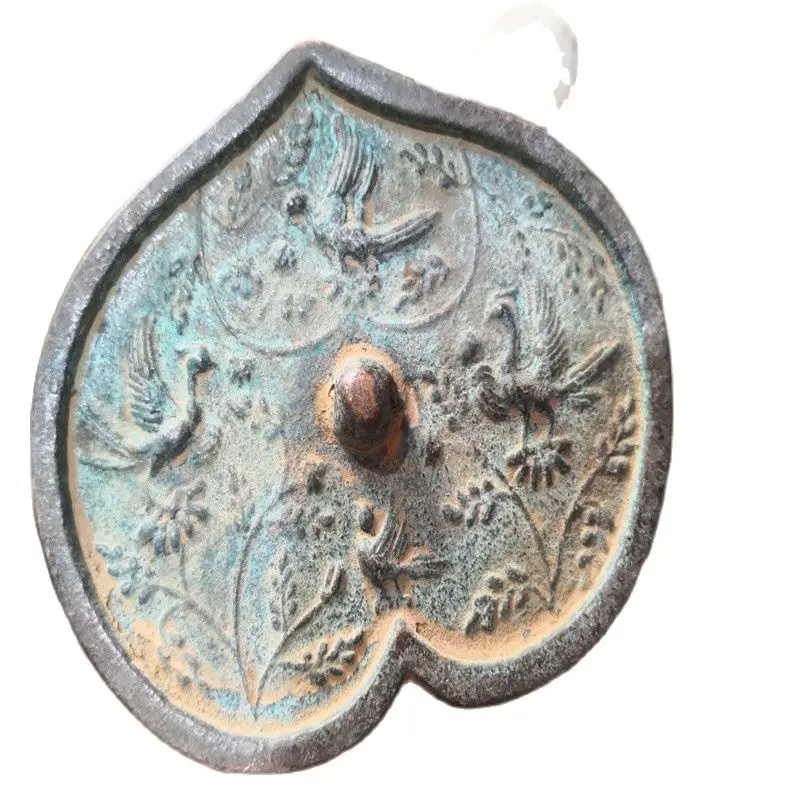 China old Bronze Old Feng Shui Bronze mirror
China old Bronze Old Feng Shui Bronze mirror
