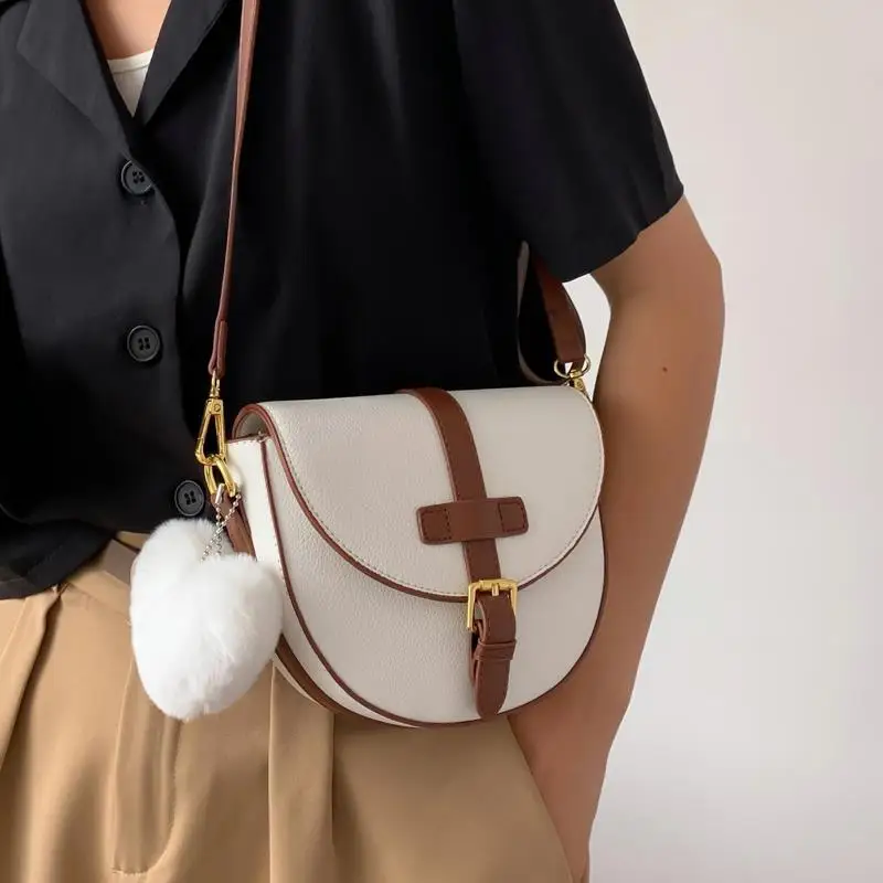 Women's Shoulder Crossbody Bag Heart Plush Pendant Contrast Color Luxury Leather Wholesale 2021 New Fashion Female Round Bags
Women's Shoulder Crossbody Bag Heart Plush Pendant Contrast Color Luxury Leather Wholesale 2021 New Fashion Female Round Bags