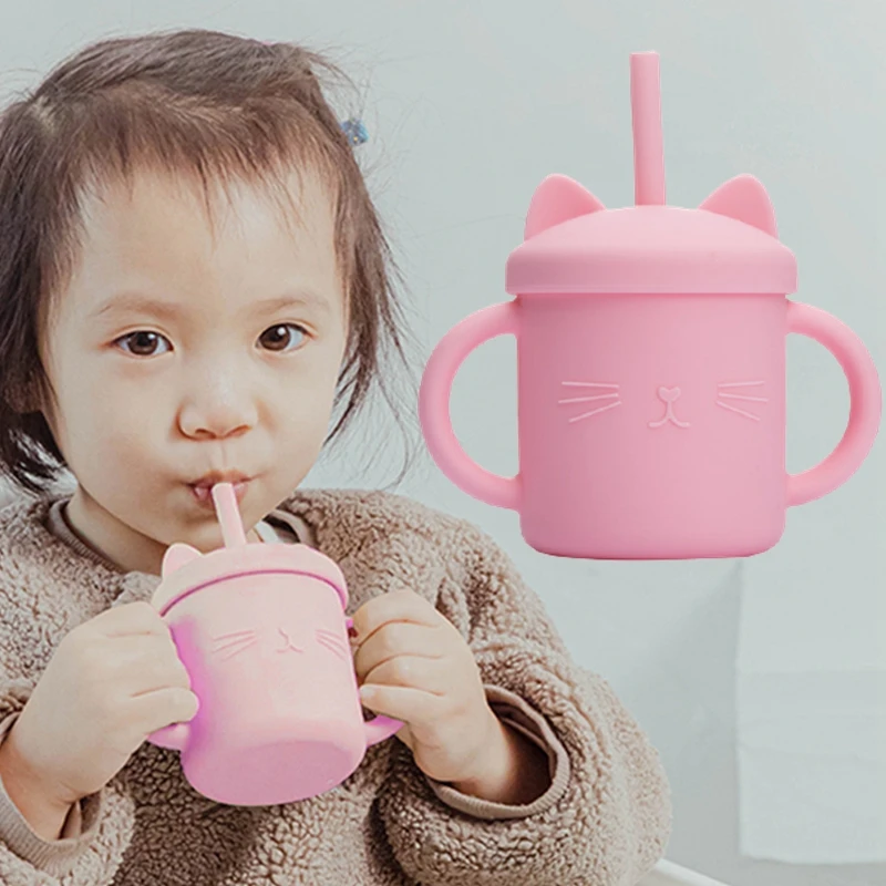 1PCS Baby Feeding Cups Silicone Drinkware Cute Cartoon Cat Sippy Cup For Toddlers Kids Sippy Cup Lids Solid With Handle Drinker
1PCS Baby Feeding Cups Silicone Drinkware Cute Cartoon Cat Sippy Cup For Toddlers Kids Sippy Cup Lids Solid With Handle Drinker