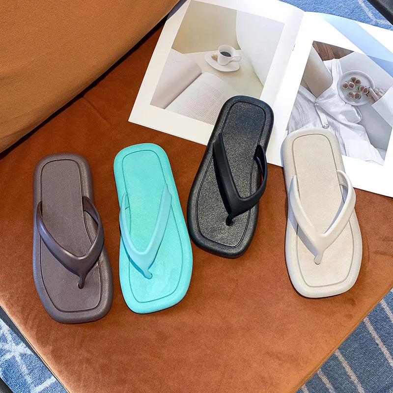 New Summer Slippers Female Outdoor Couple Flip Flops Anti Slip PVC Korean Sandals Leisure Vacation Beach Shoes
New Summer Slippers Female Outdoor Couple Flip Flops Anti Slip PVC Korean Sandals Leisure Vacation Beach Shoes