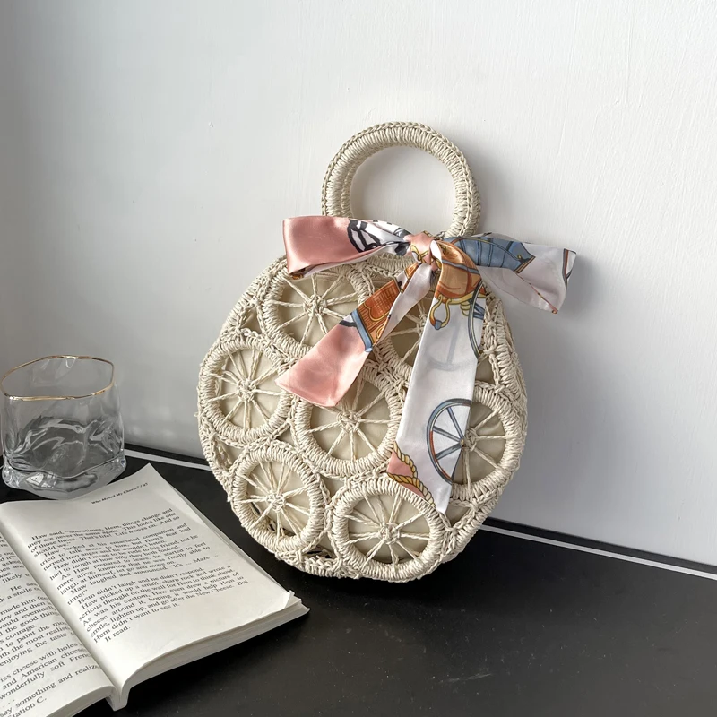 Designer Round Straw Beach Bag Fashion Handmade Woven Handbags Bags for Women 2021 Bow Knot Summer New Vacation Casual Handbag
Designer Round Straw Beach Bag Fashion Handmade Woven Handbags Bags for Women 2021 Bow Knot Summer New Vacation Casual Handbag