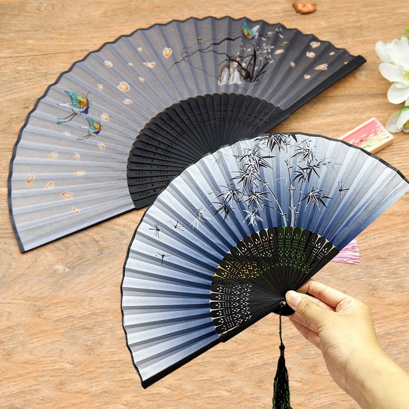 High Quality Tassel Silk Folding Fan Wooden Shank Classical Dance Fan Chinese Style Flower Pattern Fan Wedding Party Photo Prop
High Quality Tassel Silk Folding Fan Wooden Shank Classical Dance Fan Chinese Style Flower Pattern Fan Wedding Party Photo Prop