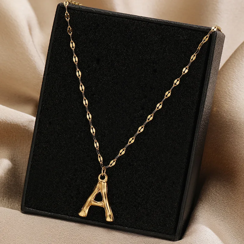 New Bracelet Beautiful Clavicle Pendant Name Chain Hollow Jewelry Women 26 English Letters Necklace Good-looking Necklace
New Bracelet Beautiful Clavicle Pendant Name Chain Hollow Jewelry Women 26 English Letters Necklace Good-looking Necklace