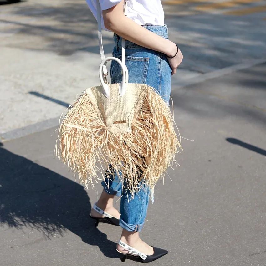 Brand Straw Tassel Bags Fashion Rattan Weave Women Handbags Famous Designer Handmade Shoulder Messenger Bags Summer Beach Purses
Brand Straw Tassel Bags Fashion Rattan Weave Women Handbags Famous Designer Handmade Shoulder Messenger Bags Summer Beach Purses