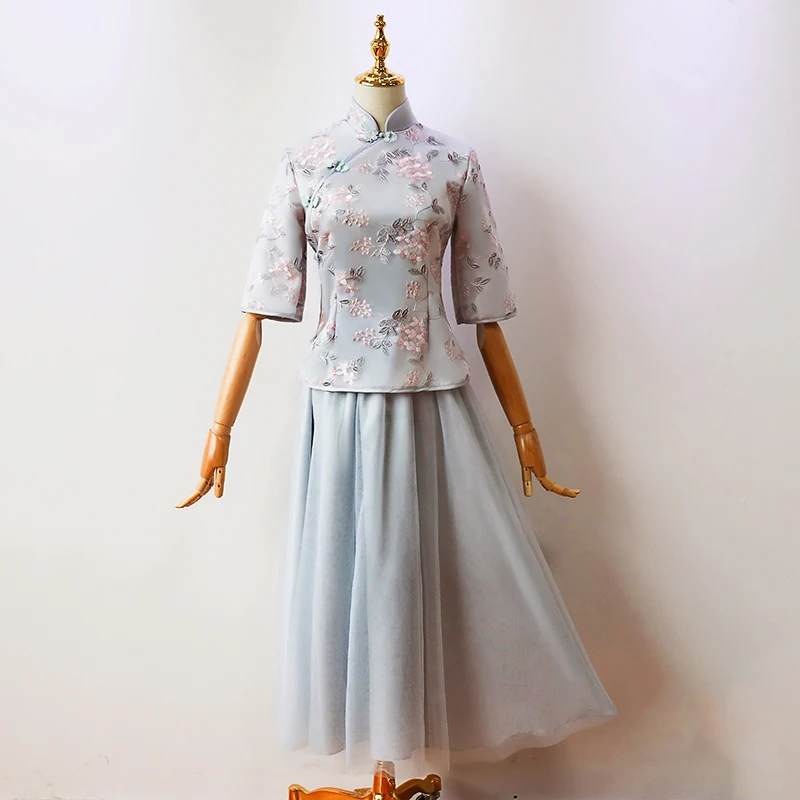 2 pieces/set Fashion half Sleeve Embroidery Vintage Modern Traditional Satin Qipao Cheongsam Chinese Dress Chinese Wedding Dress
2 pieces/set Fashion half Sleeve Embroidery Vintage Modern Traditional Satin Qipao Cheongsam Chinese Dress Chinese Wedding Dress