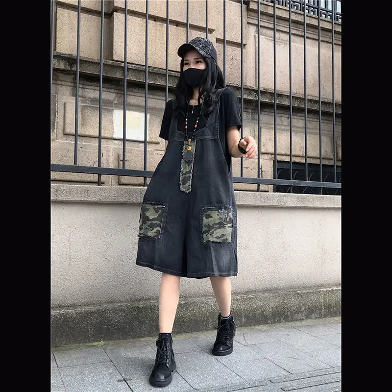 2021 Summer New Large Size High Waist Camouflage Splicing Strap Pants European Straight Tube Wide Leg 5-point Denim Jumpsuit
2021 Summer New Large Size High Waist Camouflage Splicing Strap Pants European Straight Tube Wide Leg 5-point Denim Jumpsuit