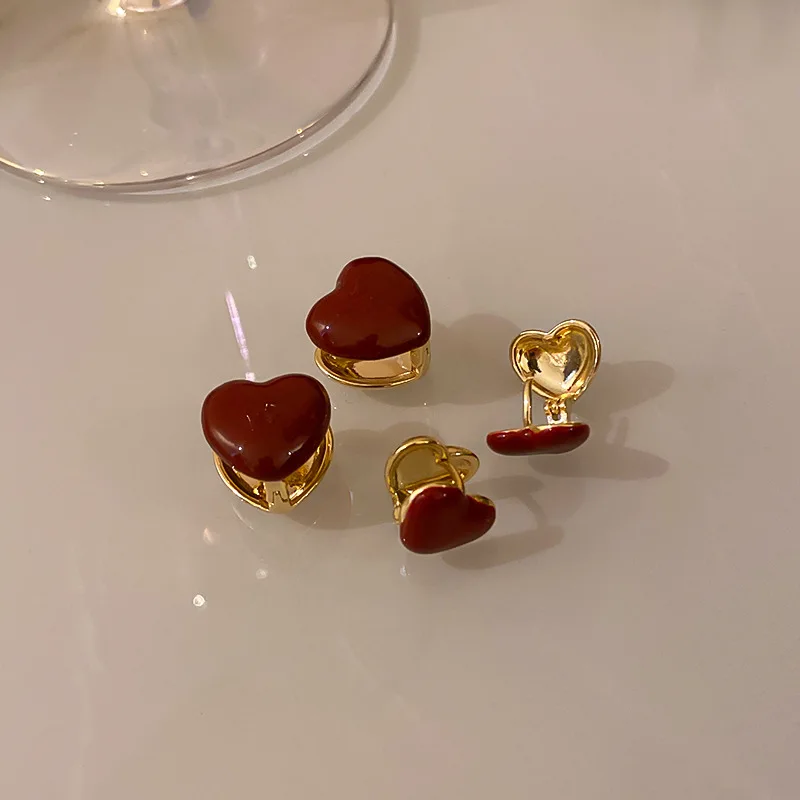 Korea Dripping Love Heart Ear Buckle Earrings Female Exquisite Temperament Personality Small Large Earring for Women Girl
Korea Dripping Love Heart Ear Buckle Earrings Female Exquisite Temperament Personality Small Large Earring for Women Girl