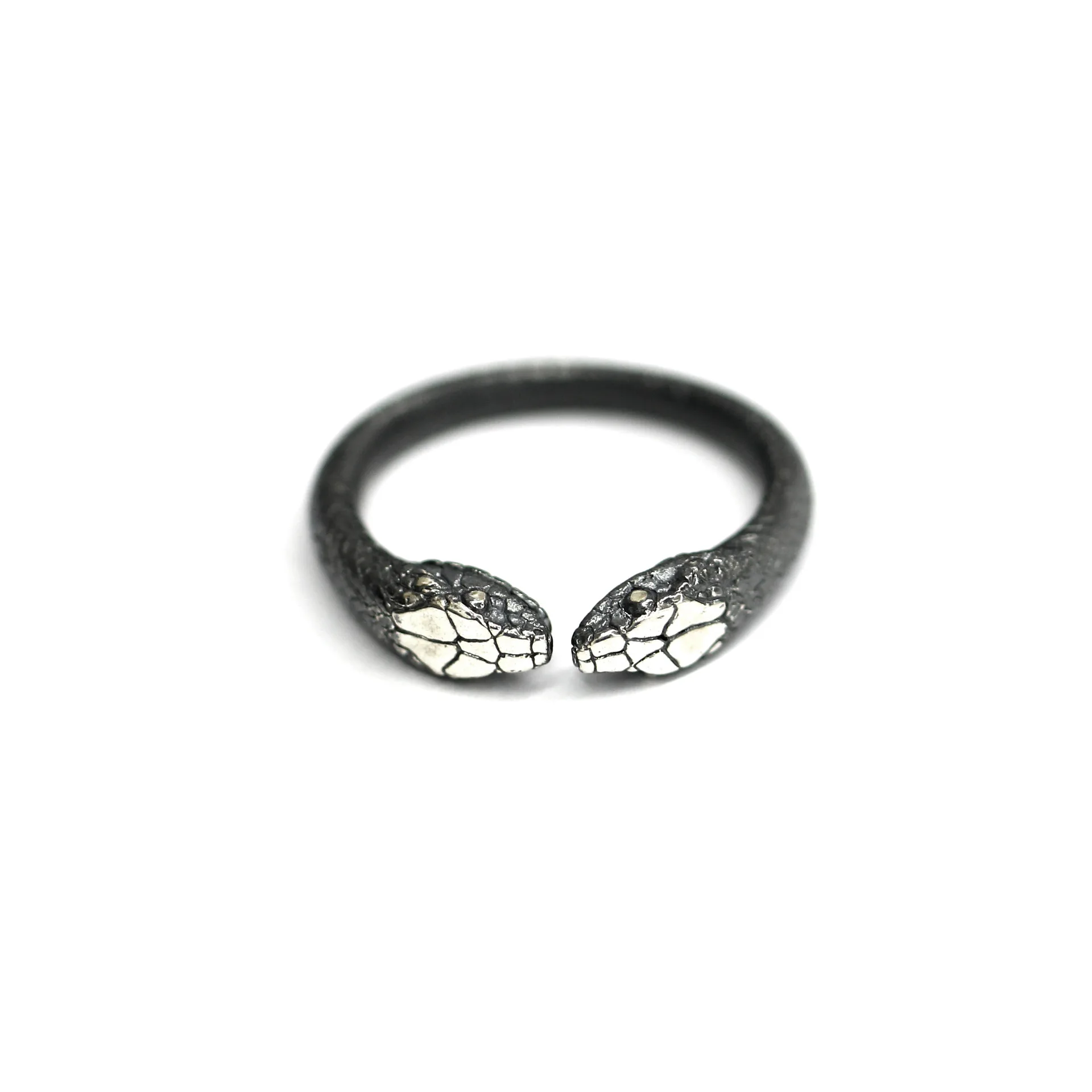 Gothic Double Snake Ring Neutral Adjustable Stainless Steel Ring Reptile Men's and Women's Fashion Punk Jewelry
Gothic Double Snake Ring Neutral Adjustable Stainless Steel Ring Reptile Men's and Women's Fashion Punk Jewelry