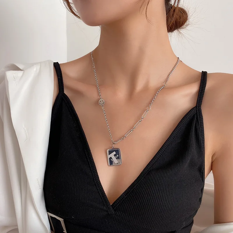 Fashion stainless steel hip hop necklace female simple clavicle chain retro wild jewelry hot sale
Fashion stainless steel hip hop necklace female simple clavicle chain retro wild jewelry hot sale