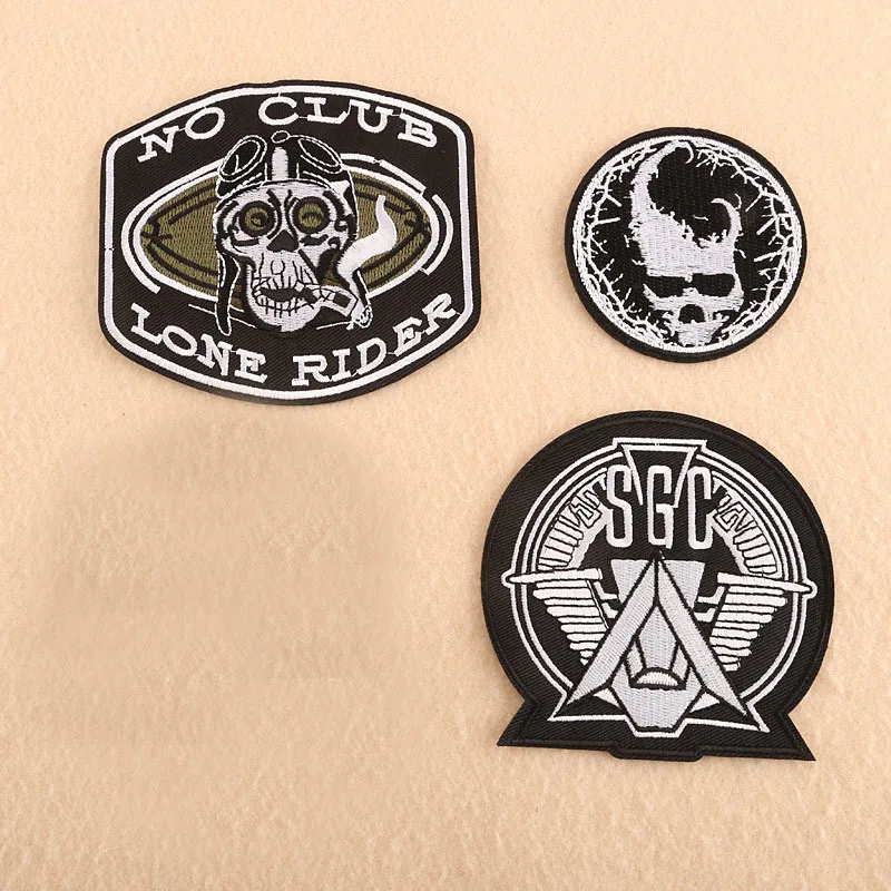 Punk style men's motorcycle leather denim jacket DIY decorative skull patch iron on the down jacket badge cloth sticker
Punk style men's motorcycle leather denim jacket DIY decorative skull patch iron on the down jacket badge cloth sticker