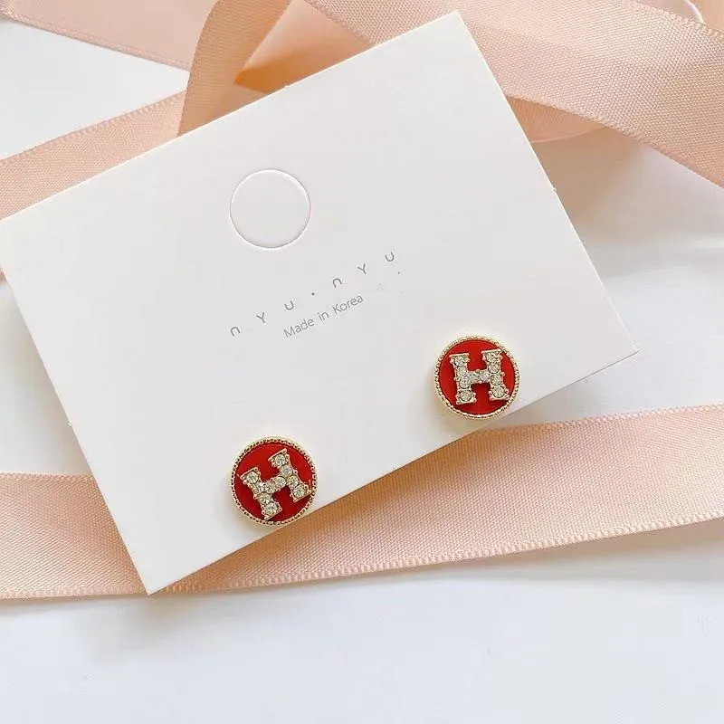 European and American wild popular earrings letter H earrings 2021 new trendy simple wild personality female temperament high-en
European and American wild popular earrings letter H earrings 2021 new trendy simple wild personality female temperament high-en