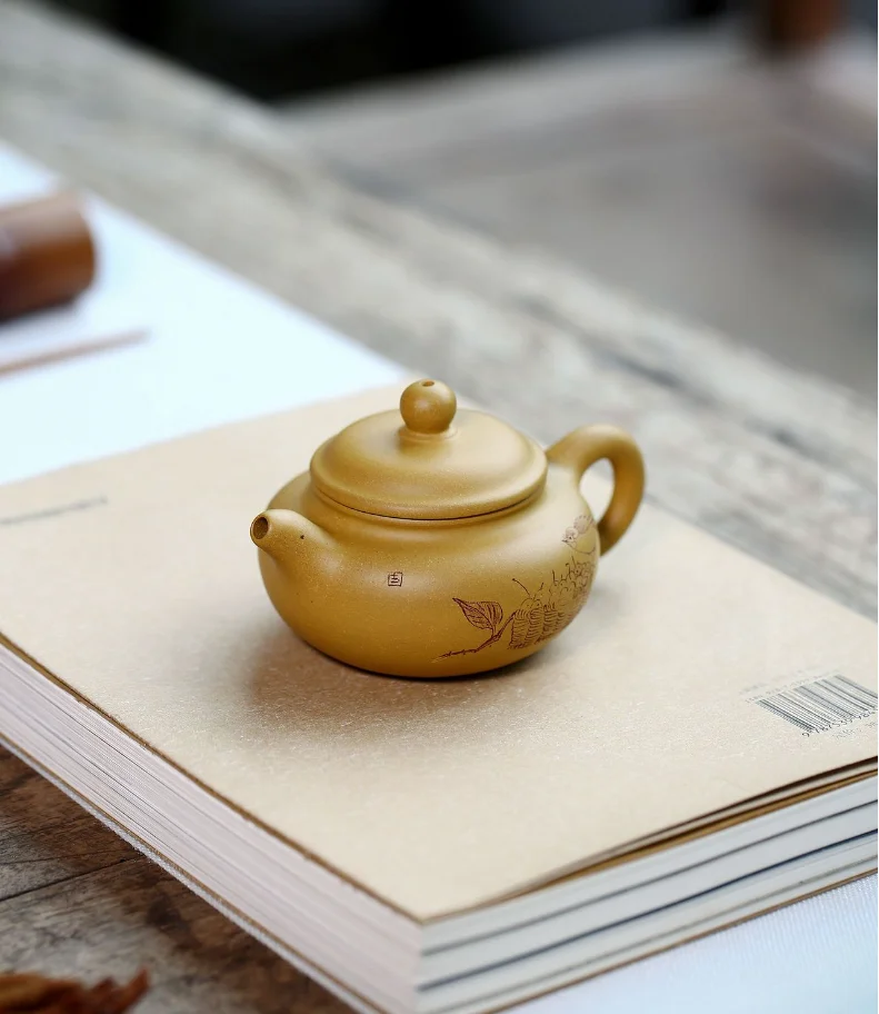 Xiao Pin Fang Gu China Kettle Ceramic Teapot For Tea Puer Oolong Tea Set Handmade
Xiao Pin Fang Gu China Kettle Ceramic Teapot For Tea Puer Oolong Tea Set Handmade