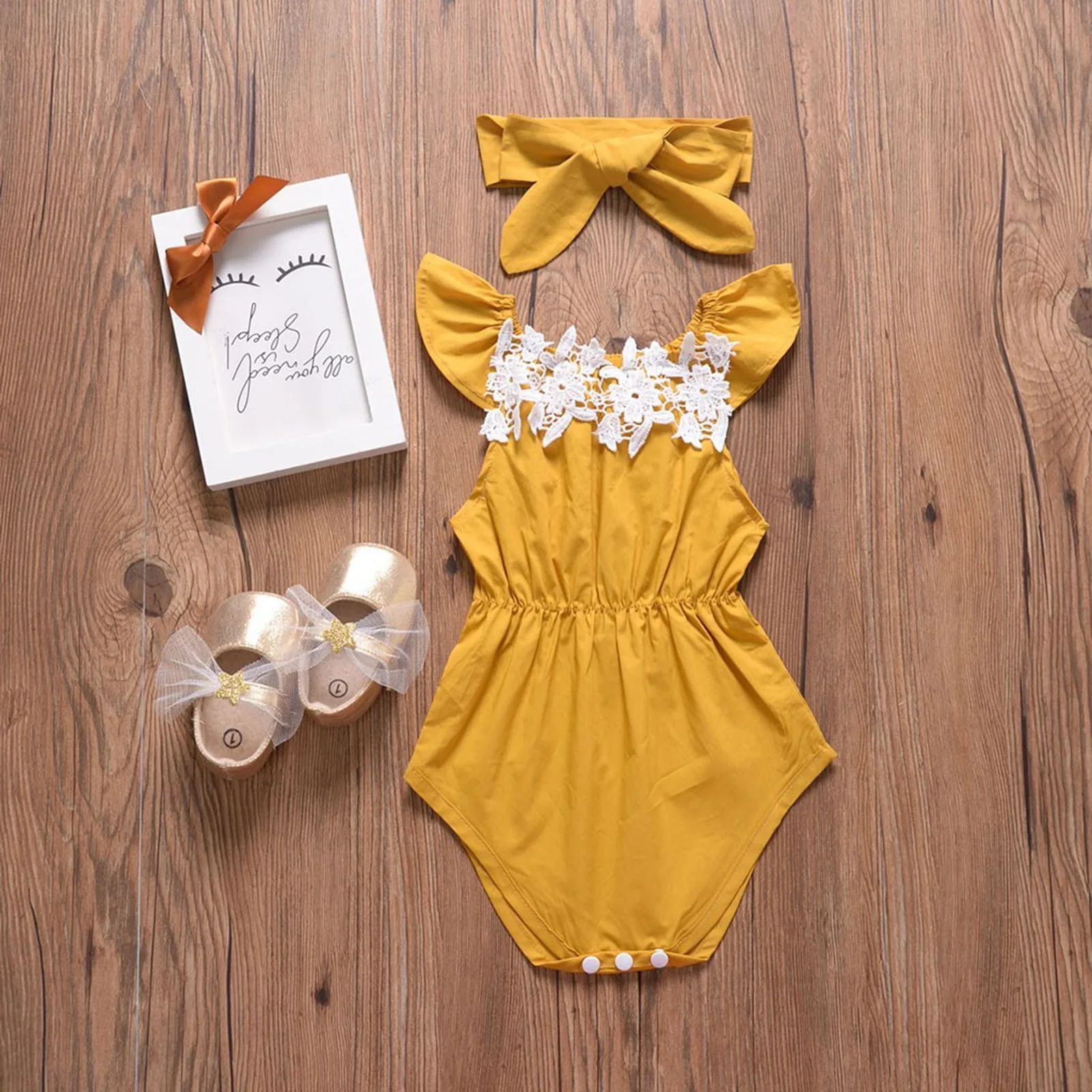 Newborn Baby Girls Fly Sleeve Flower O-neck Romper Bodysuit+Headband Outfits Baby Girl Clothes ropa bebe nia meisjes kleding
Newborn Baby Girls Fly Sleeve Flower O-neck Romper Bodysuit+Headband Outfits Baby Girl Clothes ropa bebe nia meisjes kleding