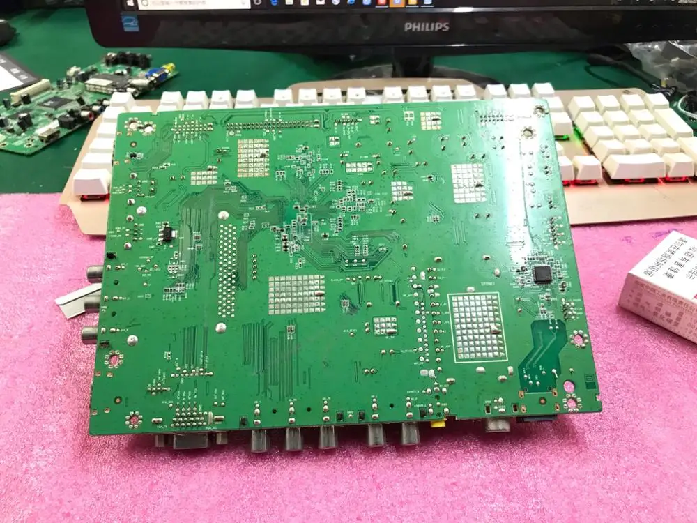 Original motherboard L32F3200B motherboard 40-MT01E0-MAH2XG with screen MT315A03-1
Original motherboard L32F3200B motherboard 40-MT01E0-MAH2XG with screen MT315A03-1