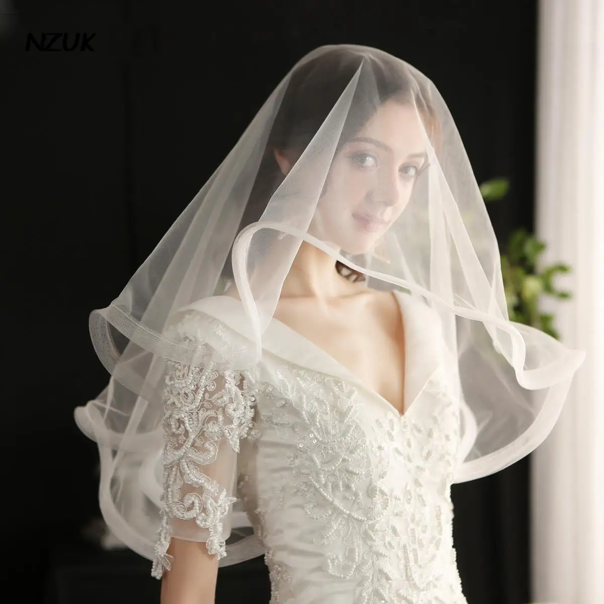 NZUK Simple Short Tulle Wedding Veils Two Layer With Comb Bridal Veil Accessories velo novia despedida welon bruiloft
NZUK Simple Short Tulle Wedding Veils Two Layer With Comb Bridal Veil Accessories velo novia despedida welon bruiloft