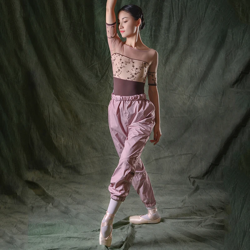 Ballet Leotards For Women Embroidered Mesh Stitching Gymnastic Figure Skating Dress Adult Professional Ballet Dance Wear VDB3015
Ballet Leotards For Women Embroidered Mesh Stitching Gymnastic Figure Skating Dress Adult Professional Ballet Dance Wear VDB3015