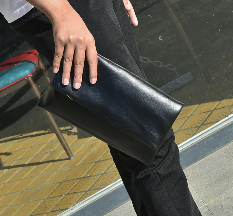 Simple Fashion Men Small Briefcase Soft Leather Envelope Chic Bag All-match Urban Black Coffee Office Bags Carteira DF267
Simple Fashion Men Small Briefcase Soft Leather Envelope Chic Bag All-match Urban Black Coffee Office Bags Carteira DF267