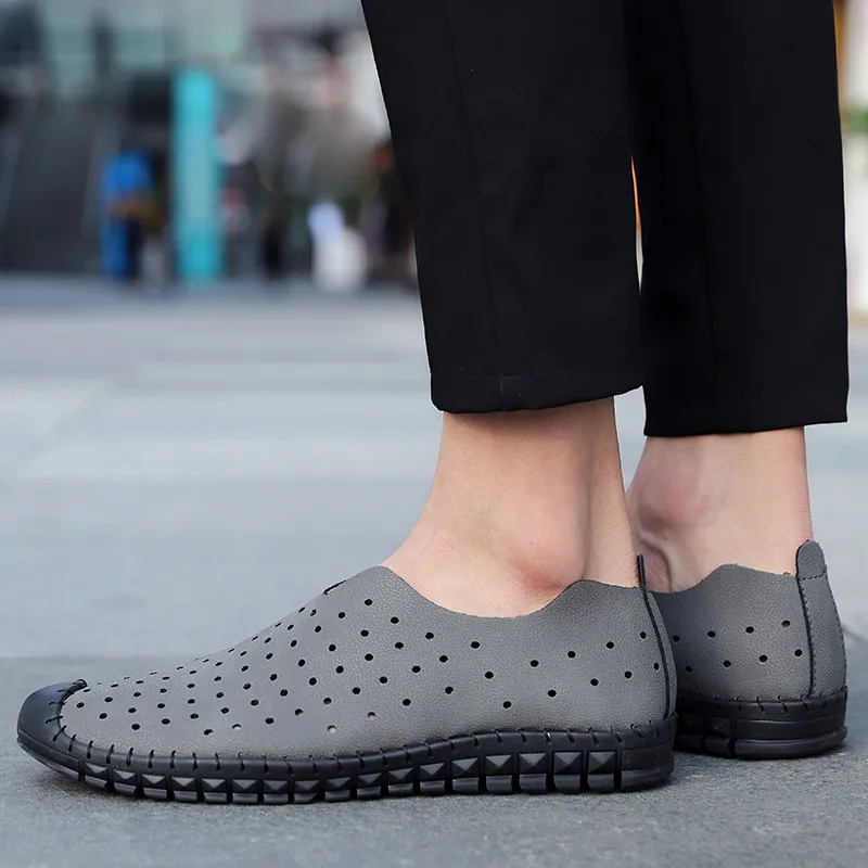 Hole Shoes Men Shoes Male Cow Genuine Leather Sandals Summer Sandalias Hombre Slippers Clogs Sandles New 2019 Mens Shoes
Hole Shoes Men Shoes Male Cow Genuine Leather Sandals Summer Sandalias Hombre Slippers Clogs Sandles New 2019 Mens Shoes