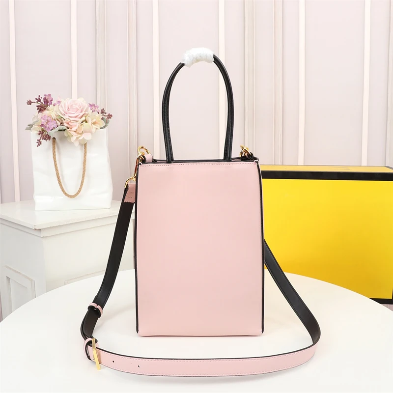 Unisex new hot style leather square shopping bag handbag simple fashion all-match playful diagonal bag
Unisex new hot style leather square shopping bag handbag simple fashion all-match playful diagonal bag