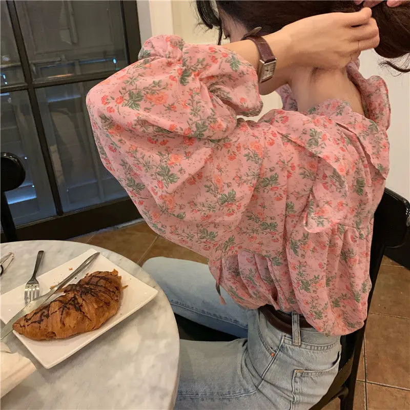 Blouse Women Sweet Girls Spring Floral Short Chiffon Ruffles Butterfly-Sleeve V-neck All-match Trendy Holiday Prairie Shirts
Blouse Women Sweet Girls Spring Floral Short Chiffon Ruffles Butterfly-Sleeve V-neck All-match Trendy Holiday Prairie Shirts