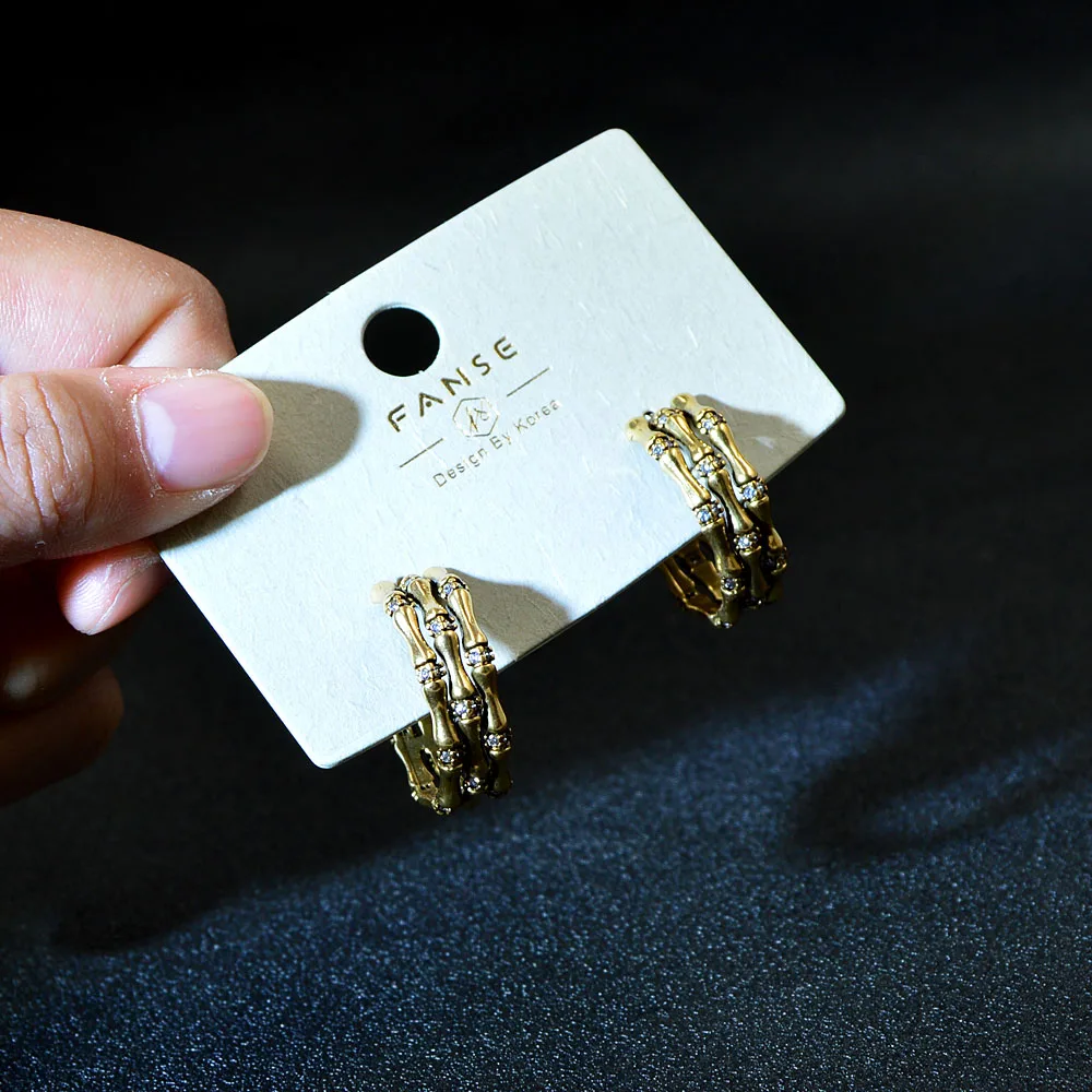 CINKILE Cubic Zirconia Skeletion Stud Earrings for Women Vintage Copper Fashion Earrings Copper Material High Quality New 2020
CINKILE Cubic Zirconia Skeletion Stud Earrings for Women Vintage Copper Fashion Earrings Copper Material High Quality New 2020