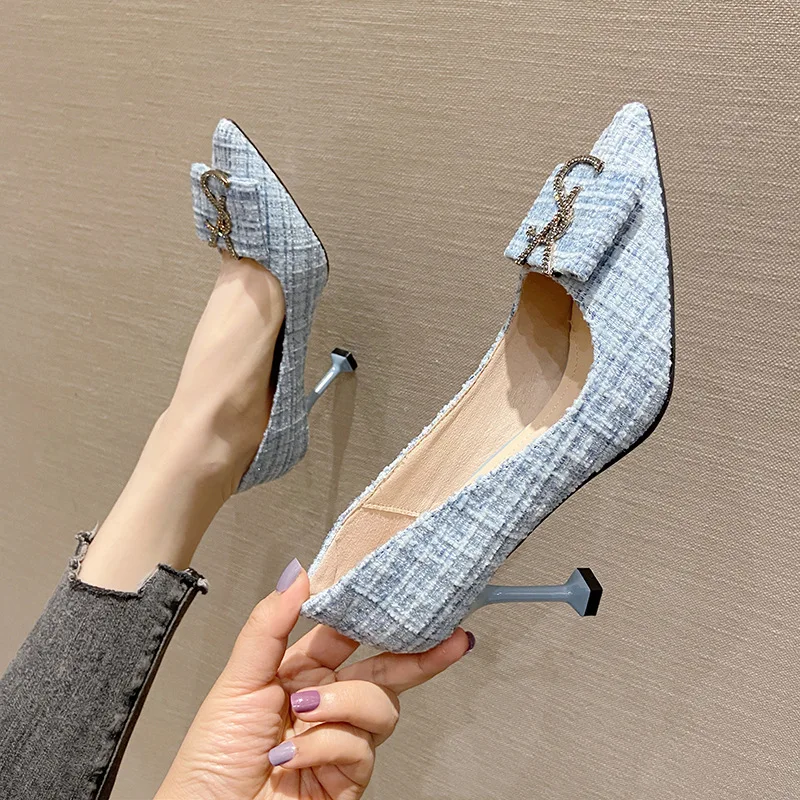 French Customized High Heels Women's Summer New Large Size 4-9.5 Pointed Shallow Mouth Single Shoes Metal Rhinestone Stilettos
French Customized High Heels Women's Summer New Large Size 4-9.5 Pointed Shallow Mouth Single Shoes Metal Rhinestone Stilettos