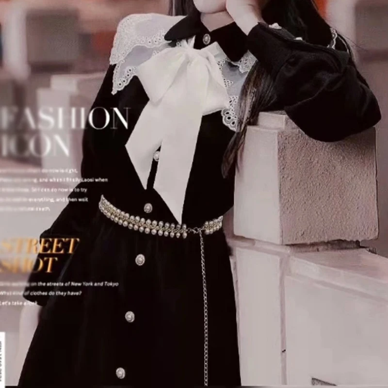 2021 Fall Runway New Style Bow Retro Embroidery Flowers Long Sleeves Single Breasted Belt Slim Fit Velvet Dress High Quality
2021 Fall Runway New Style Bow Retro Embroidery Flowers Long Sleeves Single Breasted Belt Slim Fit Velvet Dress High Quality
