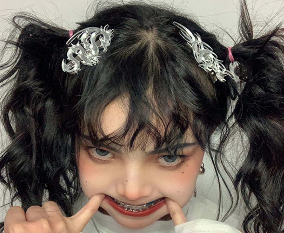 Punk Ninja Shuriken Flame Dragon Icon Reflective Hair Clips Funny Hip Hop Harajuku Totem Geometric Hair Accessories For Women 
Punk Ninja Shuriken Flame Dragon Icon Reflective Hair Clips Funny Hip Hop Harajuku Totem Geometric Hair Accessories For Women