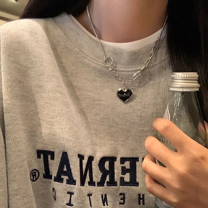 Kpop Vintage Baroque Choker Metal Heart Pendant Clavicle Chain Short Necklace For Women Egirl Goth Cool Punk Jewelry Letter Cute
Kpop Vintage Baroque Choker Metal Heart Pendant Clavicle Chain Short Necklace For Women Egirl Goth Cool Punk Jewelry Letter Cute