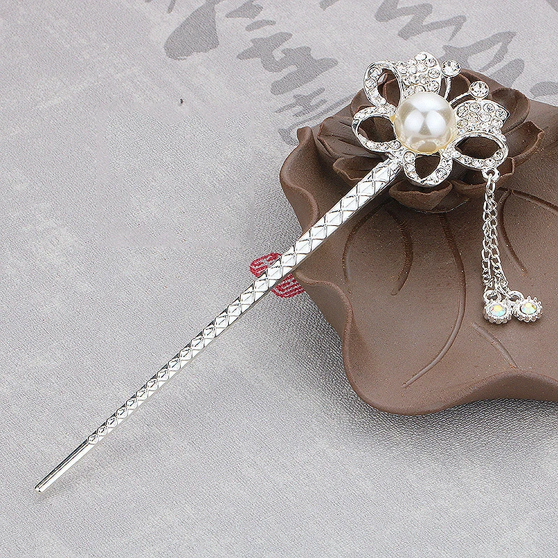 Fashion Metal Chinese Style Hair Stick Flower Rhinestone Hair Chopsticks Hairpin Long Tassel Pearl Hair Clips Hair Accessories
Fashion Metal Chinese Style Hair Stick Flower Rhinestone Hair Chopsticks Hairpin Long Tassel Pearl Hair Clips Hair Accessories