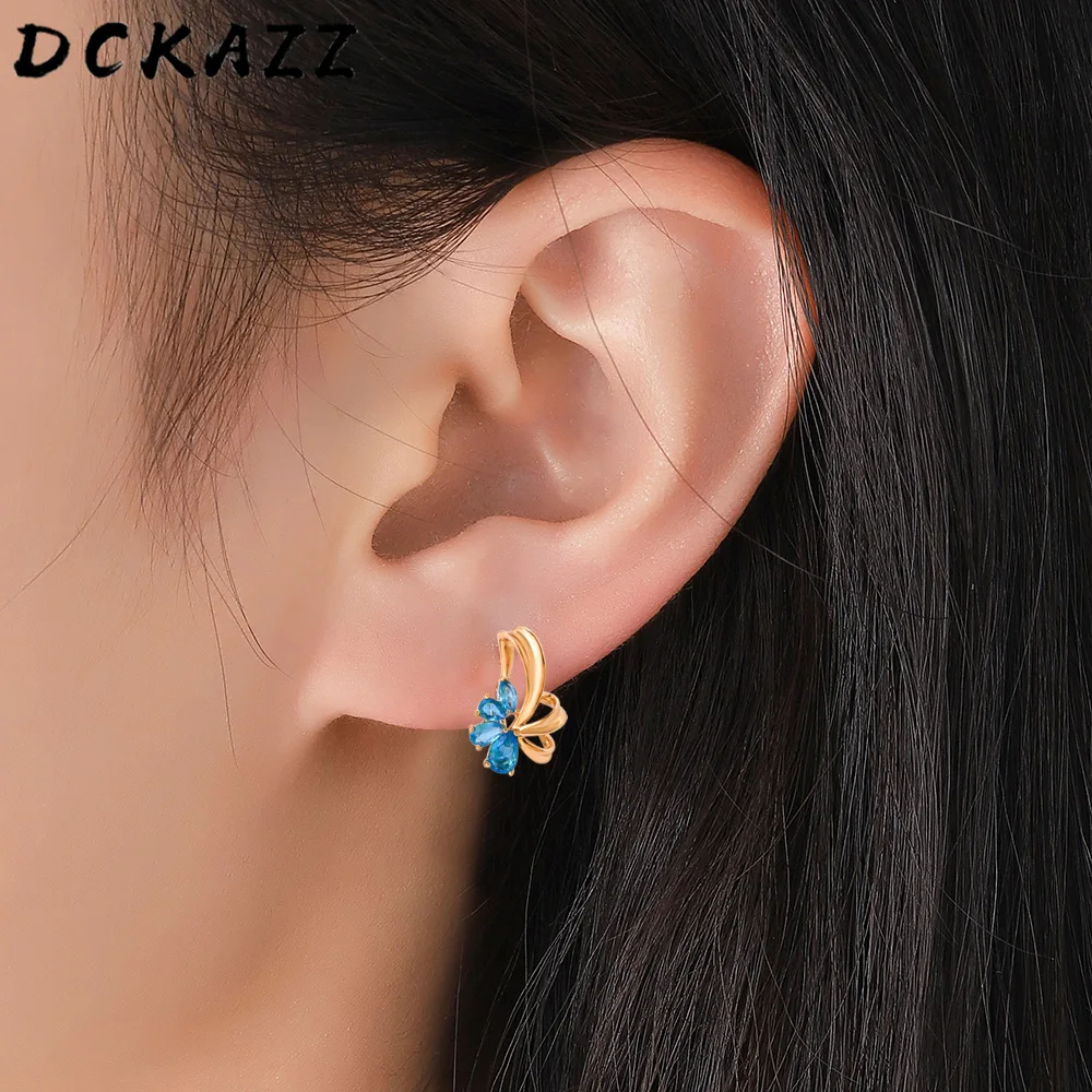 4 Color Natural Zircon Women Luxury Earring Party Temperament Jewelry Beautiful Flower Small Crystal Stud Earring New Arrival
4 Color Natural Zircon Women Luxury Earring Party Temperament Jewelry Beautiful Flower Small Crystal Stud Earring New Arrival