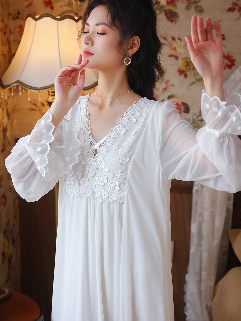 Ladies Nightgown Long Nightdress Vintage Woman Lace Sleeve Summer Nightgowns Dress INS Fashion Sleepwear Fairy Lingerie Lace 
Ladies Nightgown Long Nightdress Vintage Woman Lace Sleeve Summer Nightgowns Dress INS Fashion Sleepwear Fairy Lingerie Lace