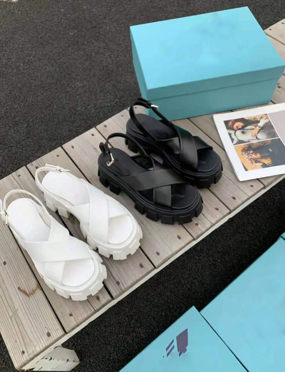 High quality designer brand leather trendy fashion ladies sandals 35-41 size
High quality designer brand leather trendy fashion ladies sandals 35-41 size