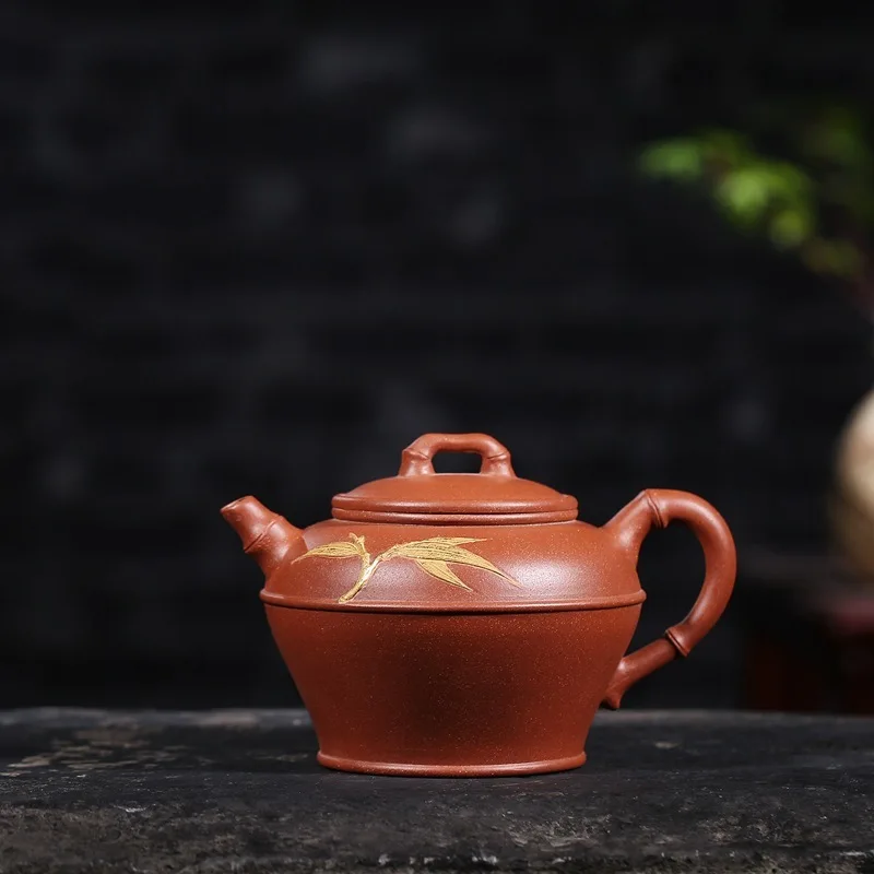 Manual Dark-red Enameled Pottery Teapot Raw Ore Dragon Blood Sand Yixing Famous Cool Breeze Bamboo Teapot Ni Xinan Tea Set
Manual Dark-red Enameled Pottery Teapot Raw Ore Dragon Blood Sand Yixing Famous Cool Breeze Bamboo Teapot Ni Xinan Tea Set