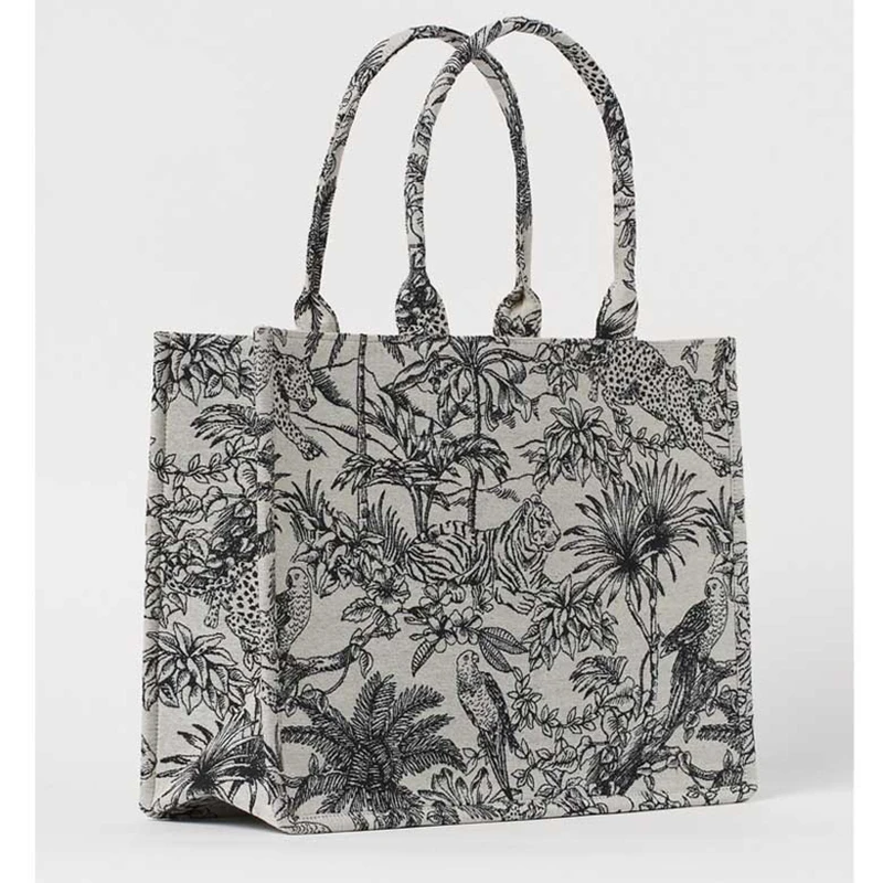 2021 New Fashion Shoulder Bags Women Canvas Bag Embroidery Large Capacity Tote Bag Portable Shopping Bag Crossbody Handbag Small
2021 New Fashion Shoulder Bags Women Canvas Bag Embroidery Large Capacity Tote Bag Portable Shopping Bag Crossbody Handbag Small