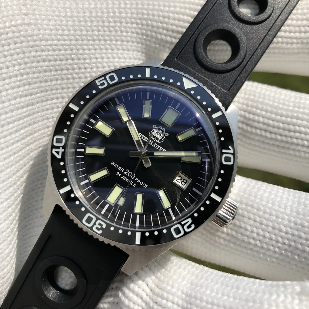Steeldive SD1962 Men's Diver Watch Vintage 62MAS Bubble Sapphire Crystal NH35A Automatic Movement 200M Water Resistance Watches
Steeldive SD1962 Men's Diver Watch Vintage 62MAS Bubble Sapphire Crystal NH35A Automatic Movement 200M Water Resistance Watches