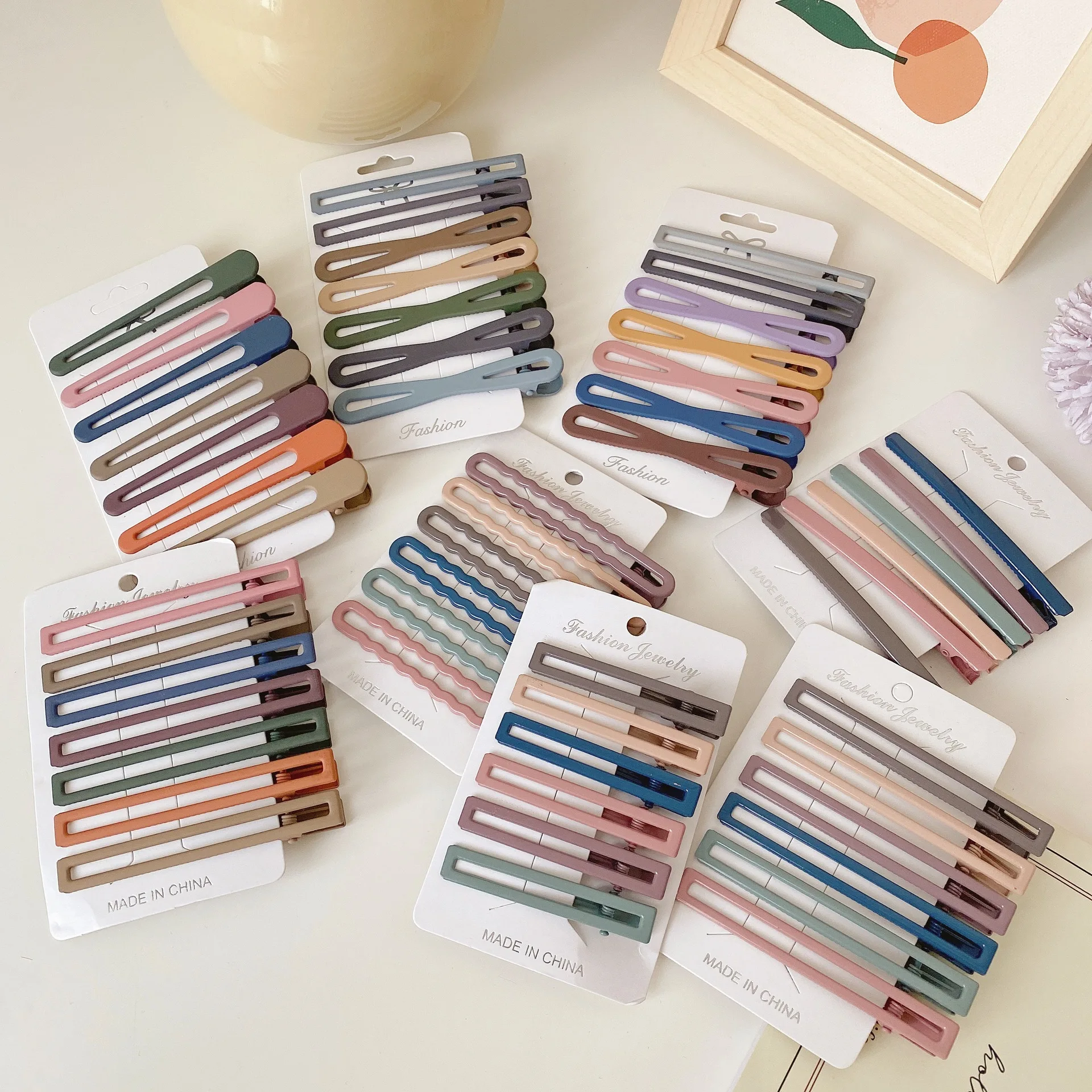 Simple Fashion Wave Rectangle Hair Clips Candy Color Geometric Hollow Hairpins Matte Barrette For Women Girls Hair Accessories
Simple Fashion Wave Rectangle Hair Clips Candy Color Geometric Hollow Hairpins Matte Barrette For Women Girls Hair Accessories